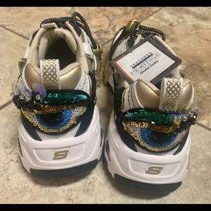 Sketchers limited edition sneakers new with tags. Ladies size 7.5